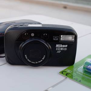 니콘 AF ZOOM 100 컴팩트카메라 팝니다(신품 베터리,전용케이스 포함) 이미지