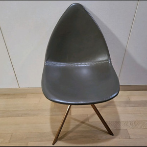 가죽 의자 이미지