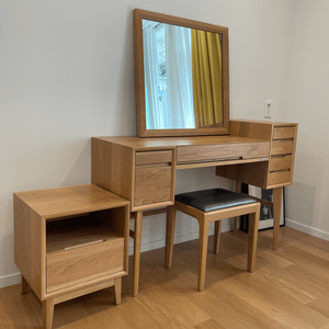 카레클린트 원목 오크 화장대&수틀(의자) + 오크 협탁 판매합니다. 이미지