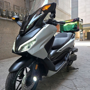 혼다 포르자350 24년식 사용검사 완료,안개등 구변 완료,풀옵션 이미지