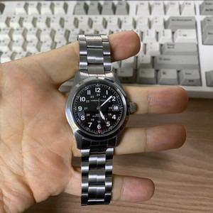 해밀턴 카키필드 오토매틱 38mm 스테인리스 스틸 검정 이미지