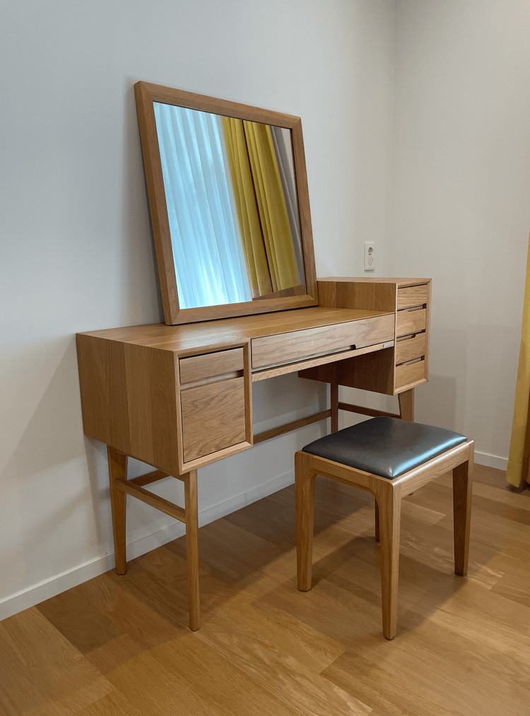 카레클린트 원목 오크 화장대&수틀(의자) + 오크 협탁 판매합니다. 이미지