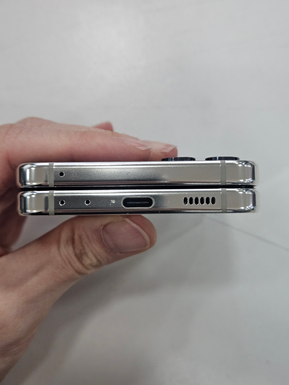 갤럭시Z플립5 512GB 화이트 가성비폰 이미지