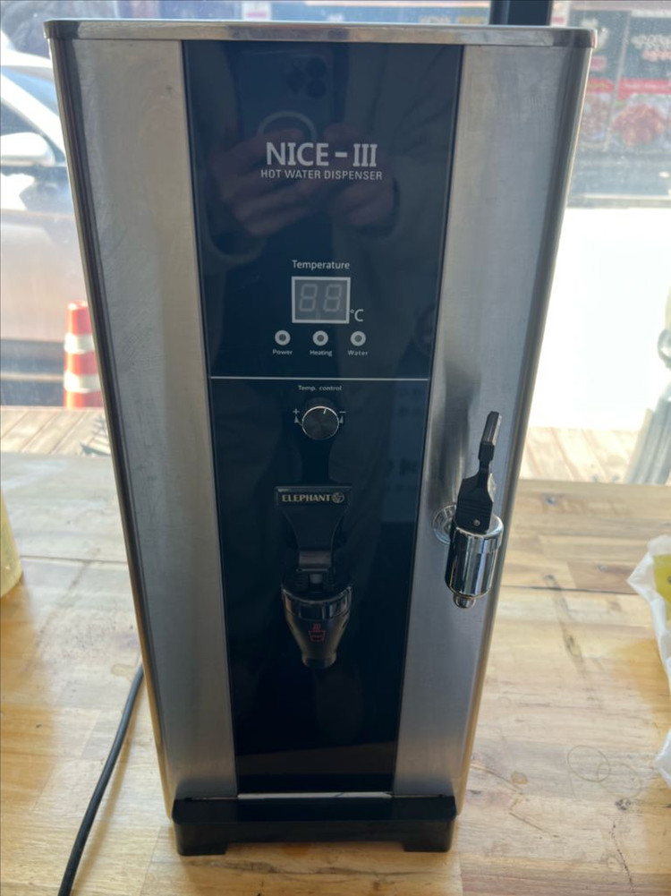 카페장비 ( 커피머신, 그라인더, 오토탬핑기, 온수기 ) 가격인하 이미지