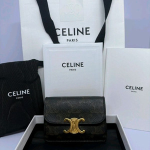 셀린느 트리옹프 카드지갑 이미지