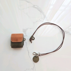 [미사용 새상품] 에어팟 가죽 케이스 & 목걸이 케이스 이미지