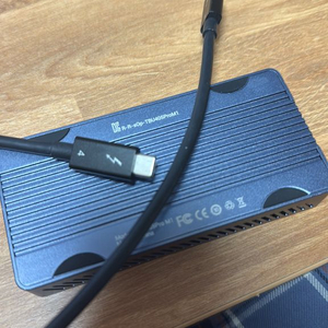 아카시스 선더볼트 ssd 인클로져 4tb 이미지