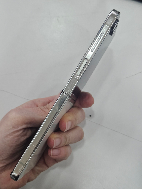 갤럭시Z플립5 512GB 화이트 가성비폰 이미지