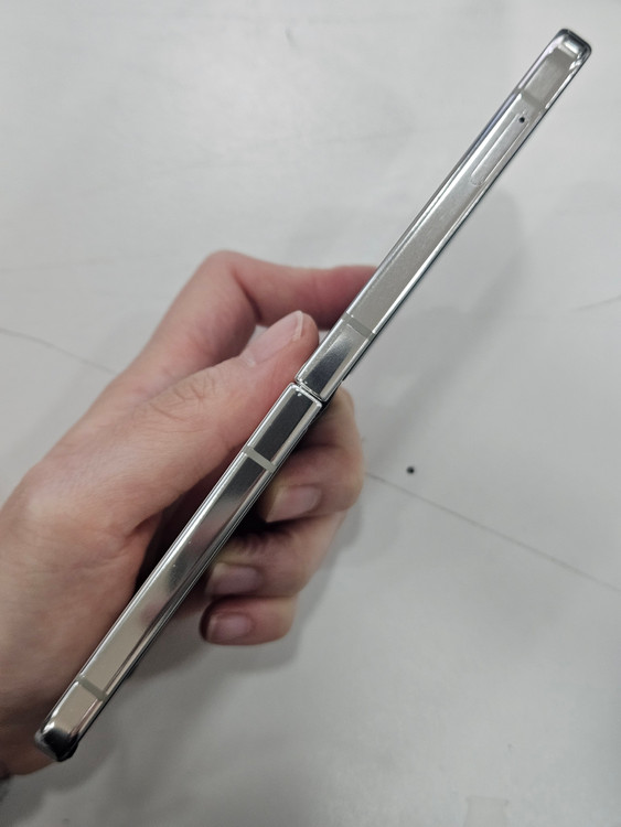 갤럭시Z플립5 512GB 화이트 가성비폰 이미지