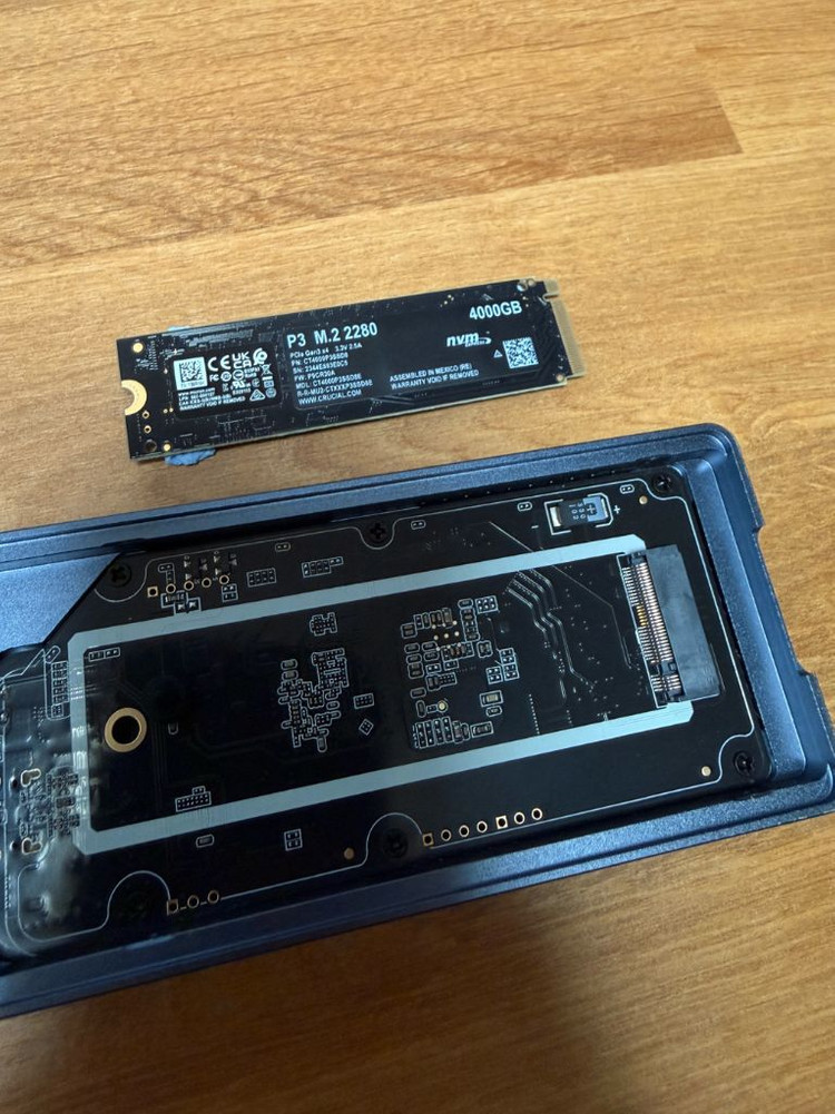 아카시스 선더볼트 ssd 인클로져 4tb 이미지