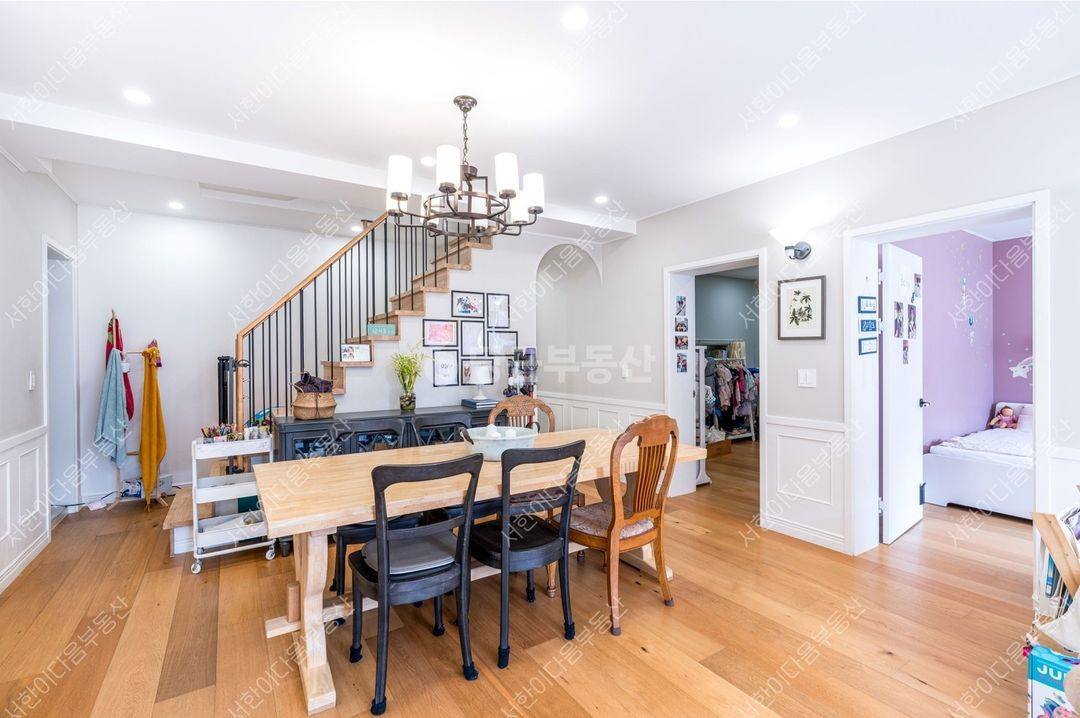 원목 침대 / 원목 식탁(6-8인용) 이미지