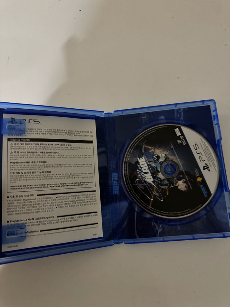 ps5 스텔라블레이드 중고 판매합니다 이미지
