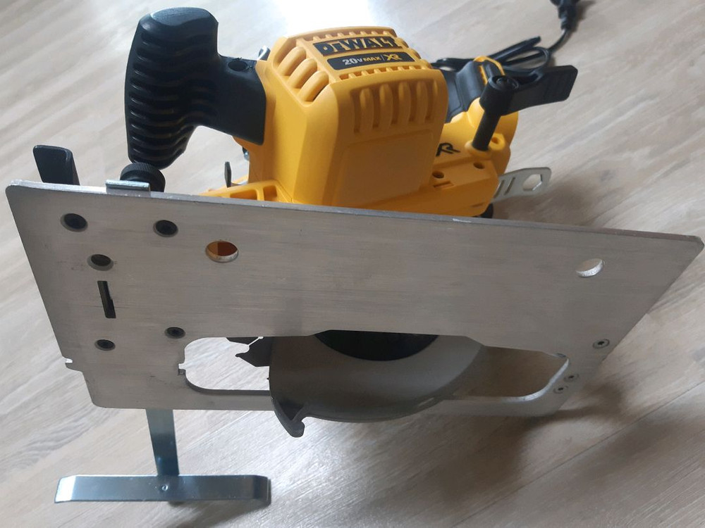 디월트 원형톱(DCS570) +배터리+충전기 세트 이미지