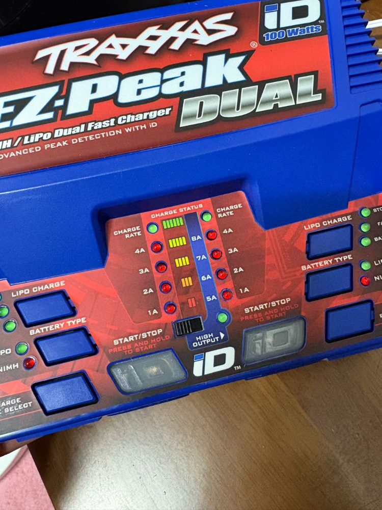 알씨) 트랙사스 EZ 피크듀얼 충전기 이미지