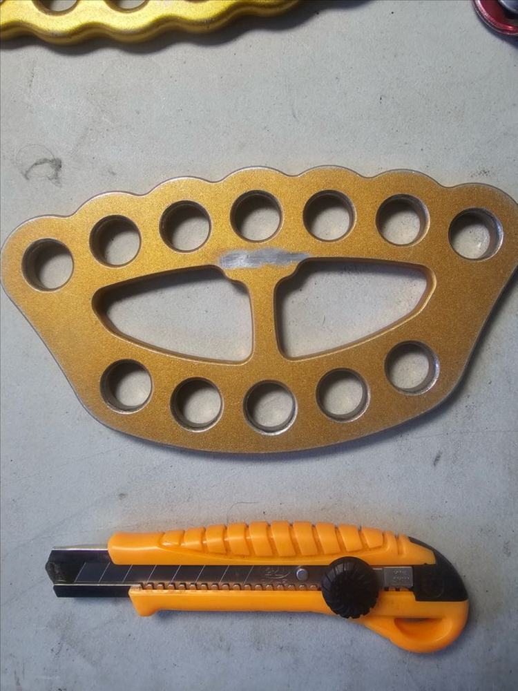 페츨/PETZL 포 L 플레이트 이미지