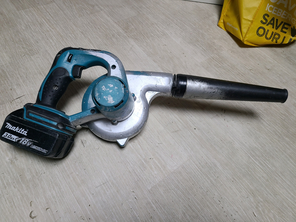 마끼다 18V 충전 송풍기 블로워 세트 이미지