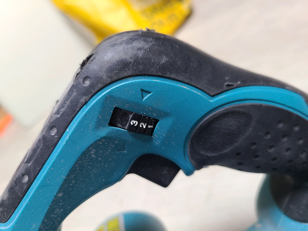 마끼다 18V 충전 송풍기 블로워 세트 이미지