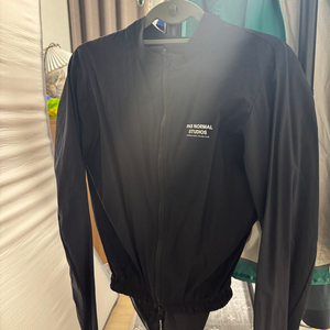 파스노말스튜디오 바람막이 사이즈 L 이미지