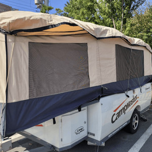 캠핑 트레일러 이미지