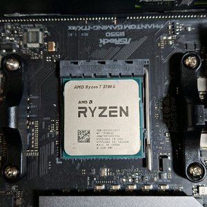Ryzen 7 3700X + ASRock B550 Phantom Gaming-ITX + 32gb 이미지