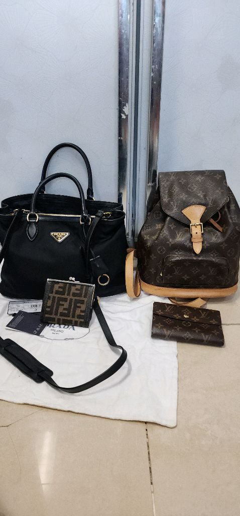 프라다 테수토 소프트 가방/ 루이비통 몽수리 백팩 이미지