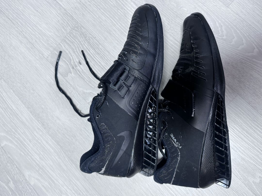 나이키 플라이와이어 블랙 Flywire 역도화 올블랙 250 이미지