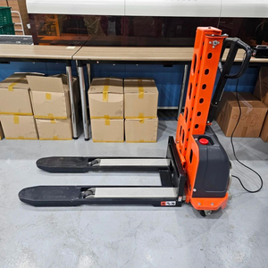 쌍용리프트 블랙드래곤 SLS-860 반전동 스태커 포크리프트 이미지