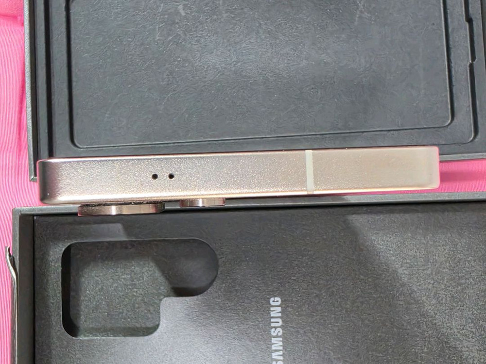 삼성 갤럭시 S25 울트라 256gb 티타늄블랙 ,투키 67w 멀티충전기 포함 이미지