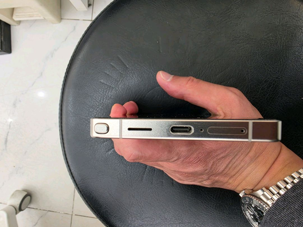 삼성 갤럭시 S25 울트라 256gb 티타늄블랙 ,투키 67w 멀티충전기 포함 이미지