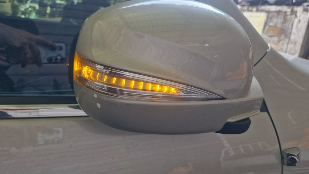 렉스턴w 사이드미러 좌우 한쌍팝니다(10p,개당가격) 이미지