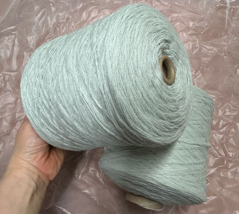 소프트아크릴4합 연민트2콘 약1키로 -뜨개질 털실 콘사 코바늘 대바늘 이미지