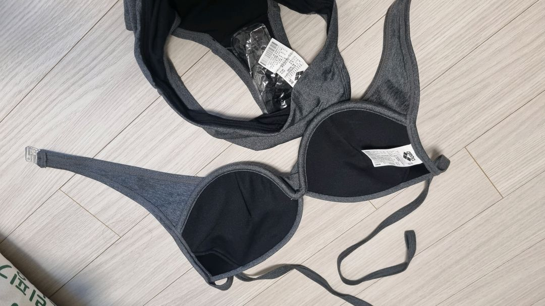 새상품 아레나비키니수영복 이미지