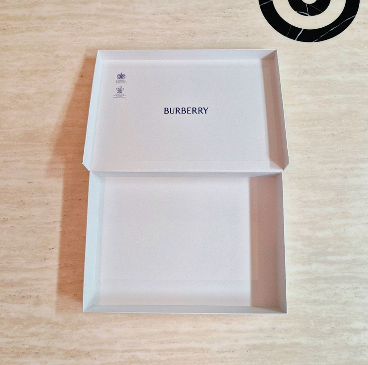 [백화점정품]버버리 박스+쇼핑백+리본+속지 풀구성품,버버리 가방,버버리 지갑,버버리 패딩,버버리 이미지