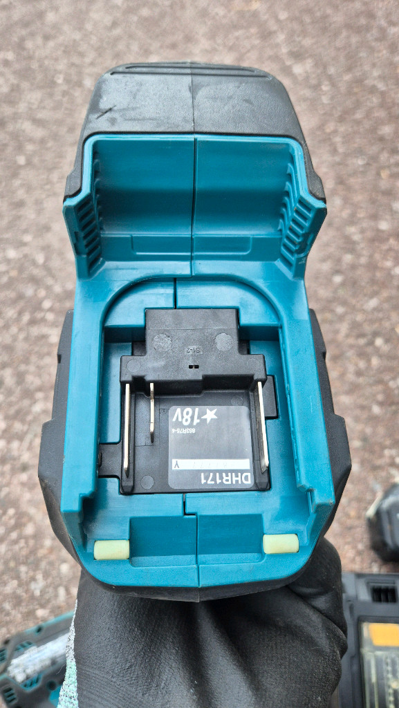 정품 마끼다 18v dhr171 함마드릴 +dtd153임팩드릴+충전기.배터리 일괄 이미지