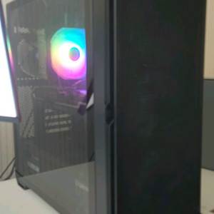 게이밍컴퓨터 본체 급쳐 라이젠5800X 글카RX6700XT 램32GB 이미지