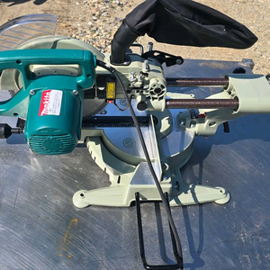 마끼다슬라이딩 각도절단기 이미지