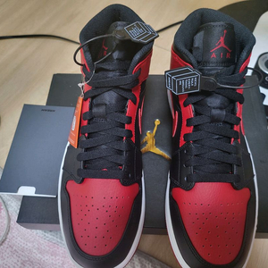 조던 1 미드 브레드 밴드 265새상품 팝니다 이미지