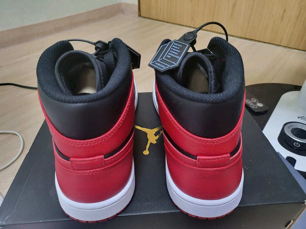 조던 1 미드 브레드 밴드 265새상품 팝니다 이미지