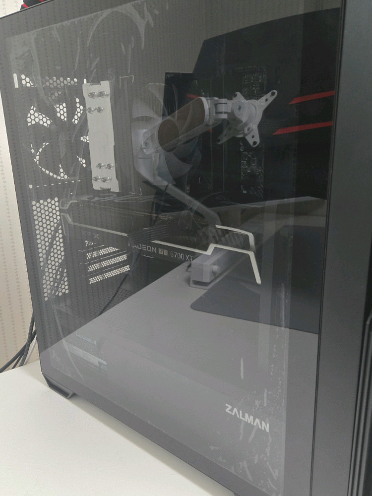 게이밍컴퓨터 본체 급쳐 라이젠5800X 글카RX6700XT 램32GB 이미지