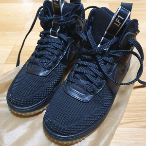 나이키 루나 포스 1 덕부츠 블랙 검 270 판매합니다 이미지