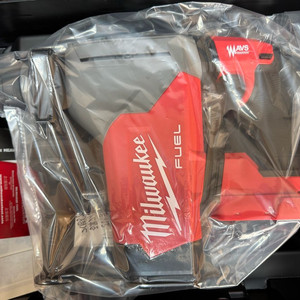 밀워키 18V 32mm 해머드릴 베어툴 본체만 새상품 36만원 이미지