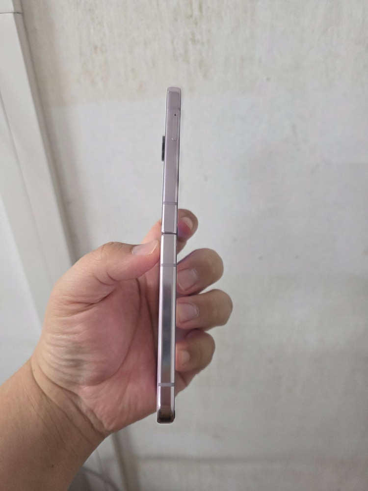 갤럭시 Z플립5 라벤더 256기가 SS급 팝니다 이미지