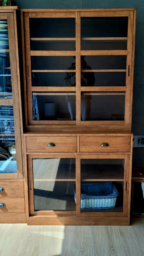 원목 유리 슬라이딩 장식장 (그릇장) 판매합니다 이미지