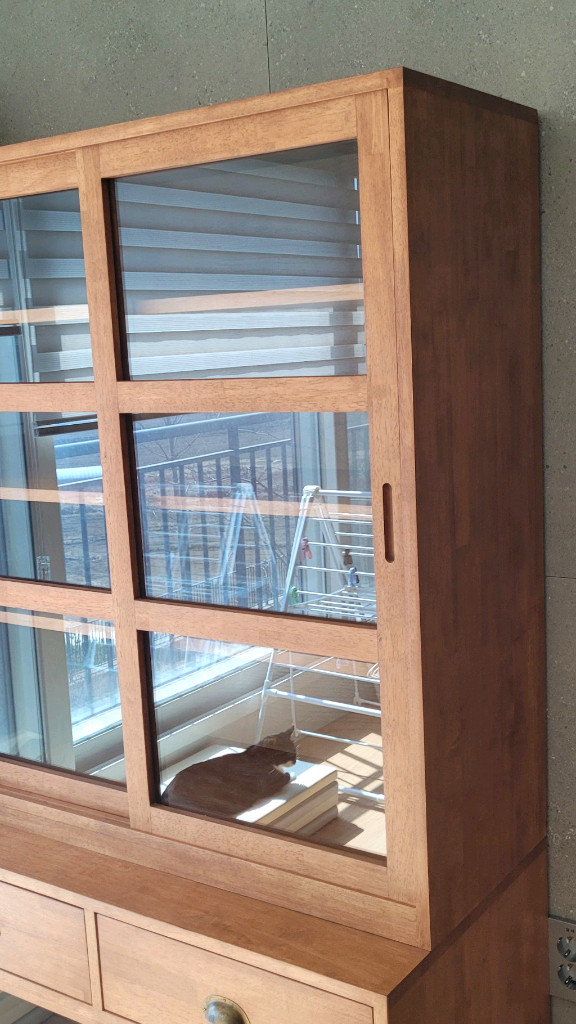 원목 유리 슬라이딩 장식장 (그릇장) 판매합니다 이미지