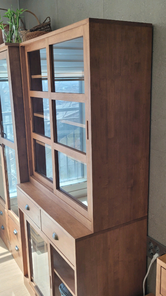 원목 유리 슬라이딩 장식장 (그릇장) 판매합니다 이미지