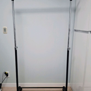 튼튼한 이동식 옷걸이 행거 / 높이 조절 가능 옷걸이 옷수납 이미지