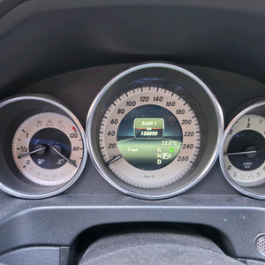 벤츠 E220 CDI 2014년식 판매합니다 (연비 좋고 상태 양호) 이미지