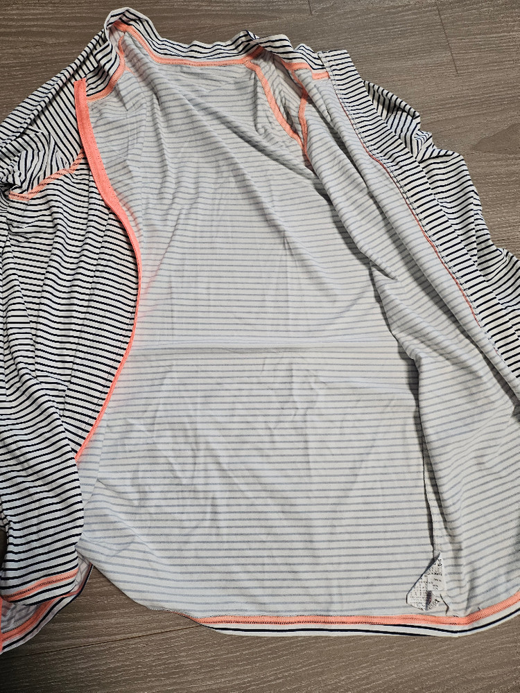 ELLE 스트라이프 집업 래쉬가드 상의 미사용 이미지