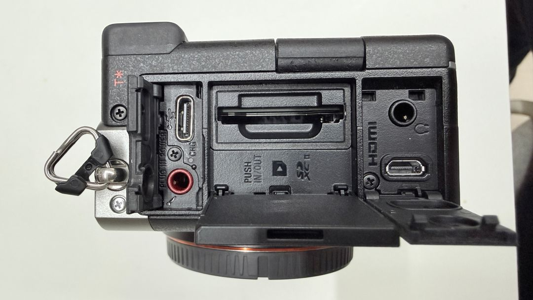 소니 A7C2 (실버) 바디, 소니 24m Gf렌즈 풀박스 이미지