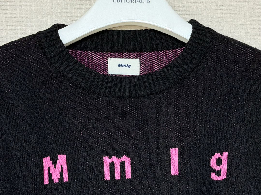 Mmlg 엠엠엘지 블랙 로고 니트. 프리사이즈. 보관만한 새상품. 이미지